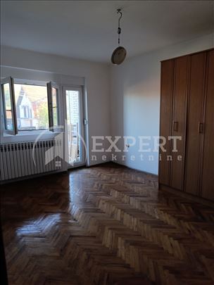 Izdaje se odličan stan u blizini PMF-a