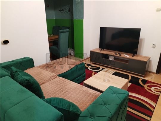 Izdaje se odlična prizemna kuća u blizini centra N