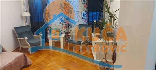 Izdaje se trosoban stan kod Lutkarskog pozorišta,