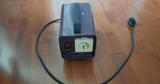 Коректор / стабилизатор напона