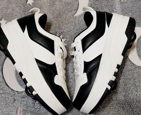 Patike sa točkićima ili bez njih br30, crni petak