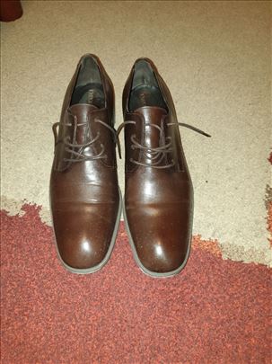 Armani, Bata i Benetton 45 cipele