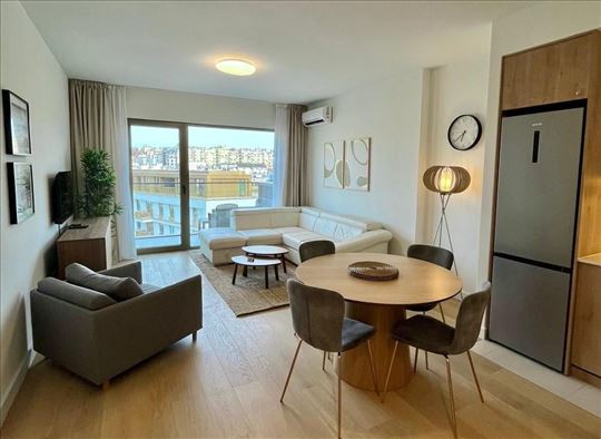 BW sjajan i LUX opremljen 2.0 useljiv Queen's Park