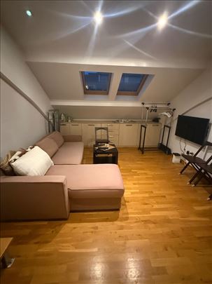 Djeram, 1.0 sa galerijom