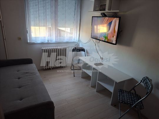 Garsonjera Železnik