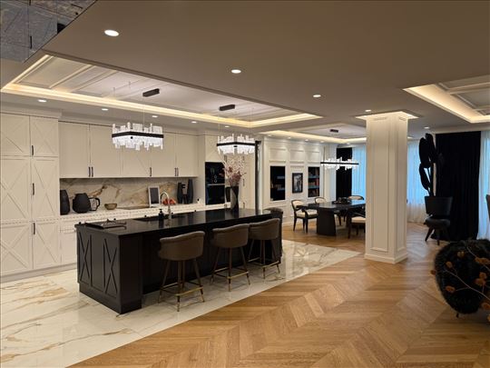 Na prodaju luksuzan i krasan stan - NOVA CENA 