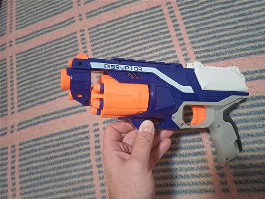 Nerf pištolj i Nitro pištolj za ispaljivanje auta