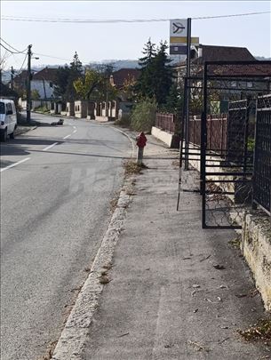 Prodaje se Porodična Kuća u Zucama - Povoljno i Hi