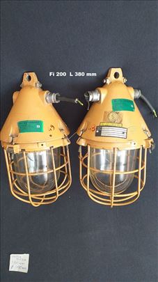 Starinsko industrijsko plafonsko svetlo