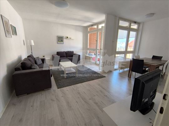 Svetao i uređen 2.0 stan 60 m² – Vukov spomenik