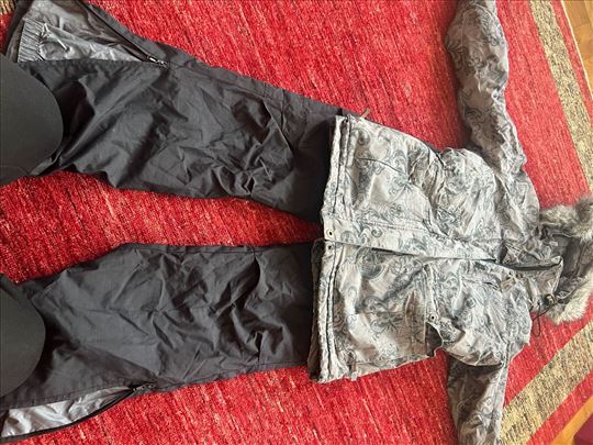 Ženska ski jakna i pantalone