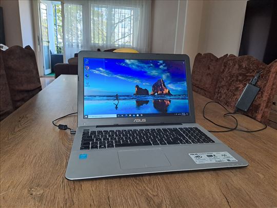 Asus X555L, 15,6 inca, i5 5generacija, RAM 12GB