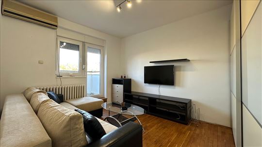 Banovo brdo, renoviran, održavan, ID 25059