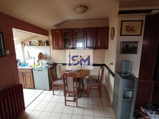 Borča, odličan stan 80m2