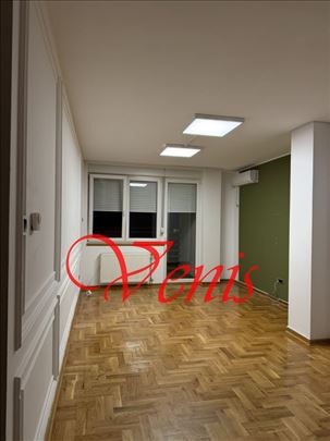 CENTAR Dimitrija Avramovića - 55 m2 - 400 Evra