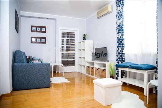 Centar, Topličin venac, renoviran, namešten stan