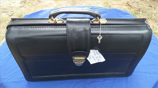 Crna lekarska tašna