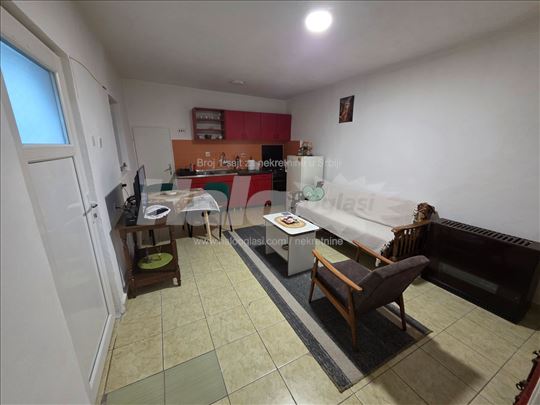 Dvorišni stan u zasebnoj kući