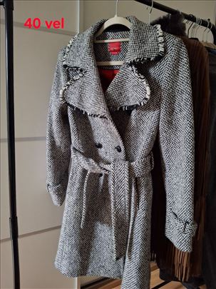 Esprit sivi odlican kaput