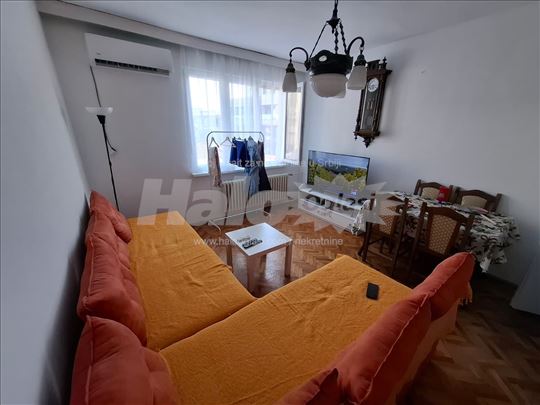 Funkcionalan dvoiposoban stan kod Hrama