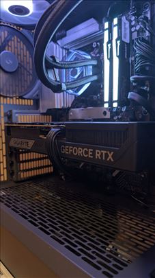 Gejmerski računar RTX 5080 64GB 2TB