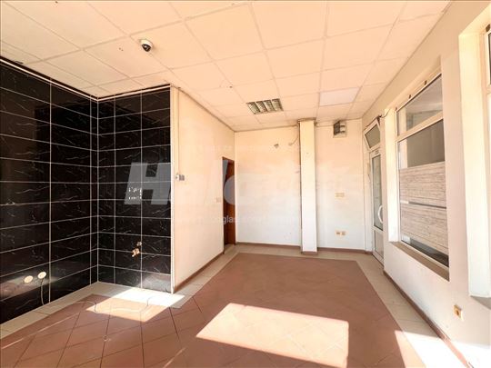 Izdaje se lokal u Dositejevoj, Kraljevo