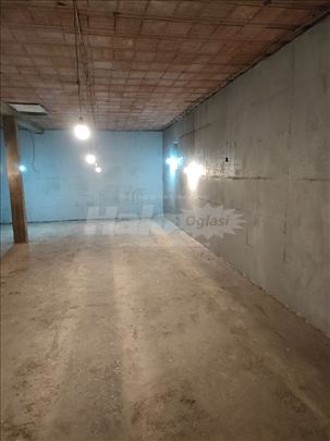 Izdajem magacinski prostor