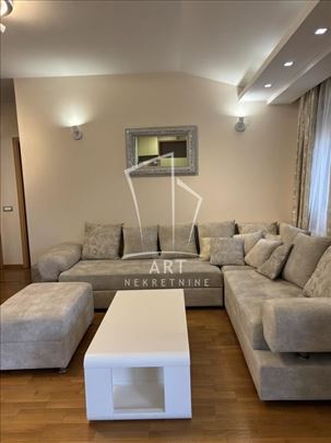 Komforan, moderno opremljen, odlična lokacija ID#1