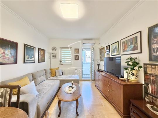 Kompletno opremljen, uknjižen stan u Mirijevu ID#1