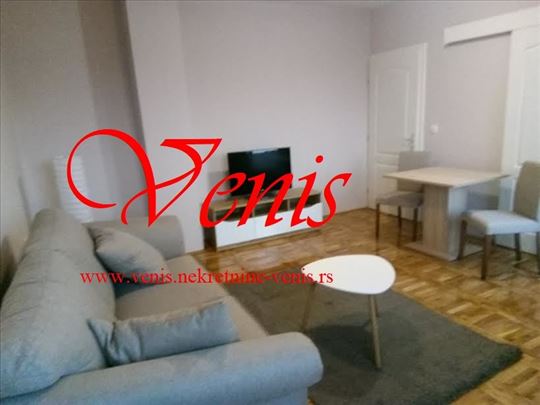 LIMAN 4 Bulevar Cara Lazara 45 m2 - 400 Evra