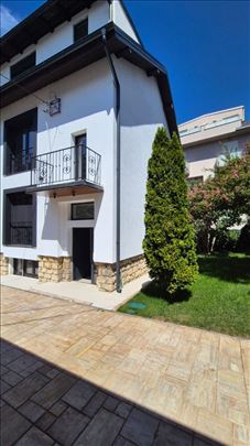 Lux kuća na Banovom brdu 