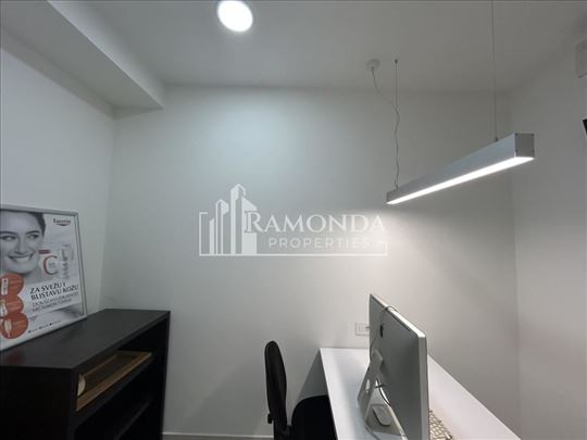 Izdaje se lokal sa izlogom, Bulevar Kralja Aleksan