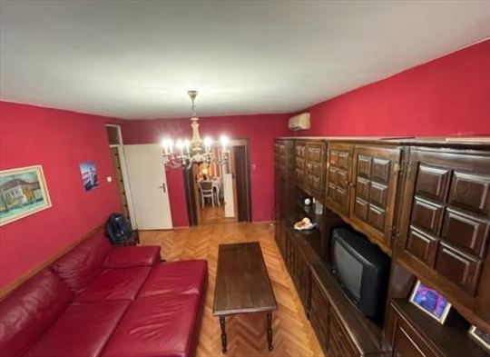 Na prodaju dvosoban stan u centru grada