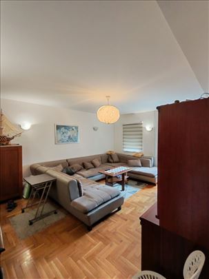 Na prodaju stan površine 65m2 na fenomenalnoj loka