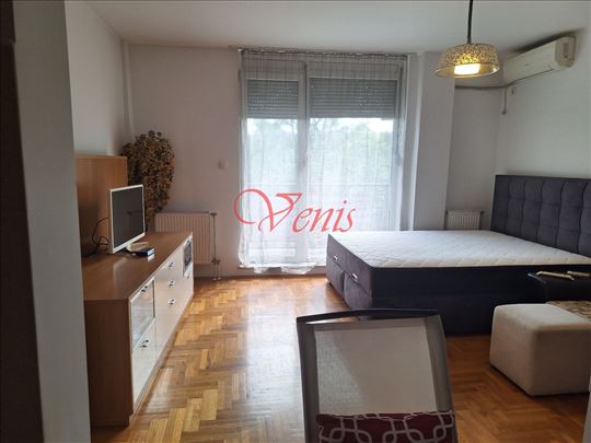 Nova Detelinara Joakima Vujića 35 m2 – 300 Evr