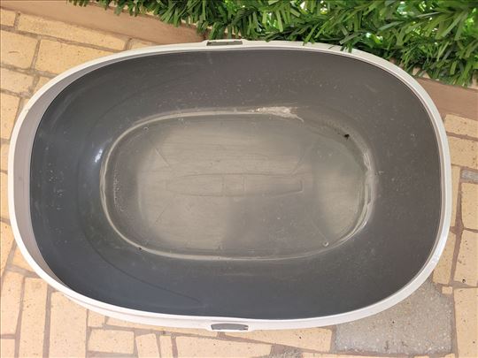 Poklanjam posudu za posip