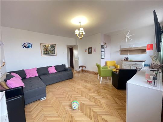 Retka ponuda u centru – parking, lift, vrhunska lo