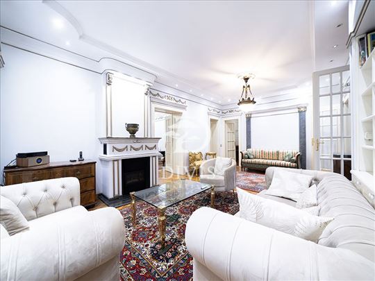 Salonski stan u Maršala Birjuzova, 125m², balkon