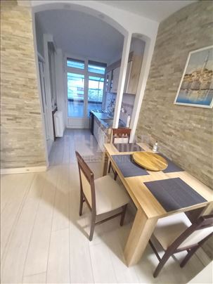 Stan na atraktivnoj lokaciji, Blok 21