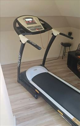 Traka za trčanje jaka 2motora 16km/h 15nagiba Nova