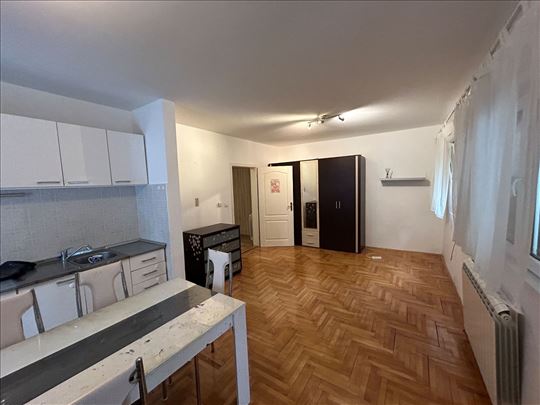 Dukatska, 2.0, parking