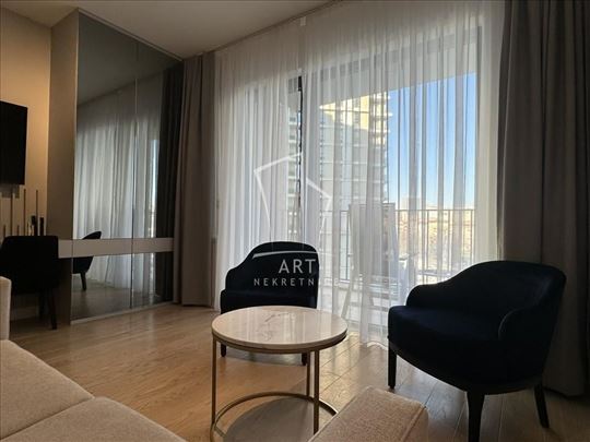 Ekskluzivna garsonjera u BW Simfoniji sa garažnim