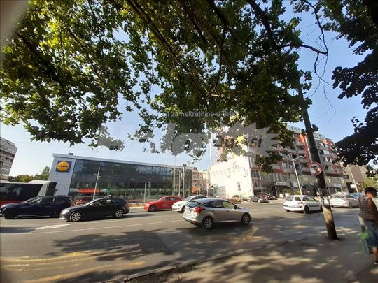 Garažno mesto, ugao Cvijićeve i Desp. Stefana 13m2