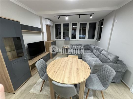 Izdaje se moderan dvoiposoban stan u Bloku 28 – od