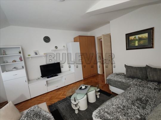 Izdaje se odličan stan u Durlanu, 45m2