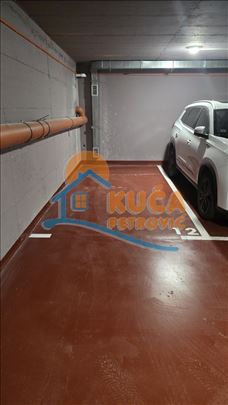 Izdaje se parking mesto u garaži