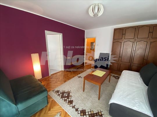 Jednosoban namešten stan na odličnoj lokaciji