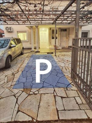 prazan sa grejanjem i parkingom 70 + 10m²