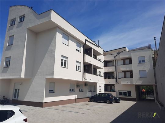 Novi Sad, Petrovaradin, Stan, 3.5, 69,00m2