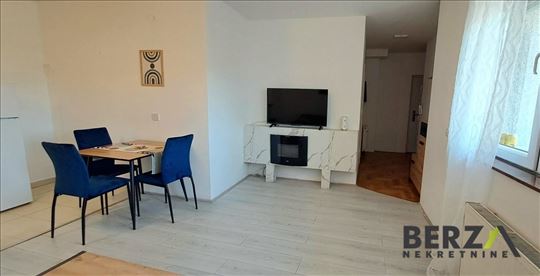 Novi Sad, Rotkvarija, Stan, 2.5, 56,00m2